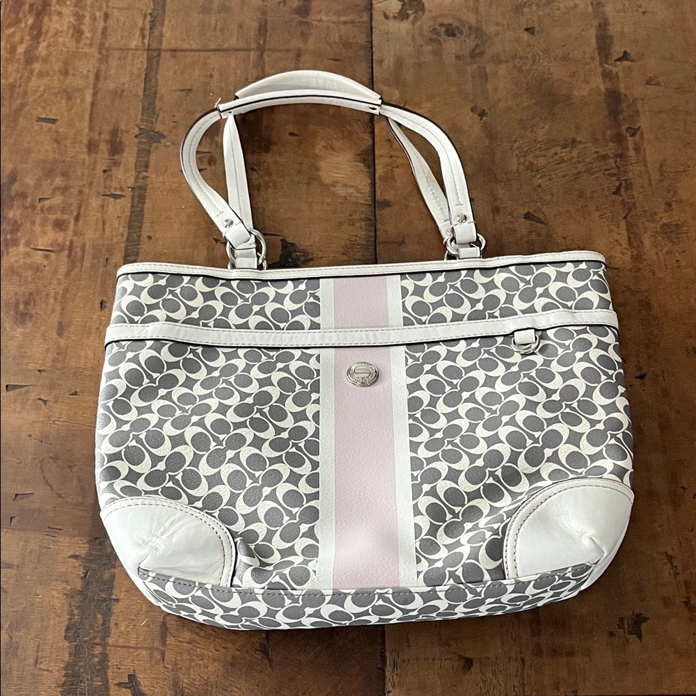 Coach Gray and White Shoulder Bag